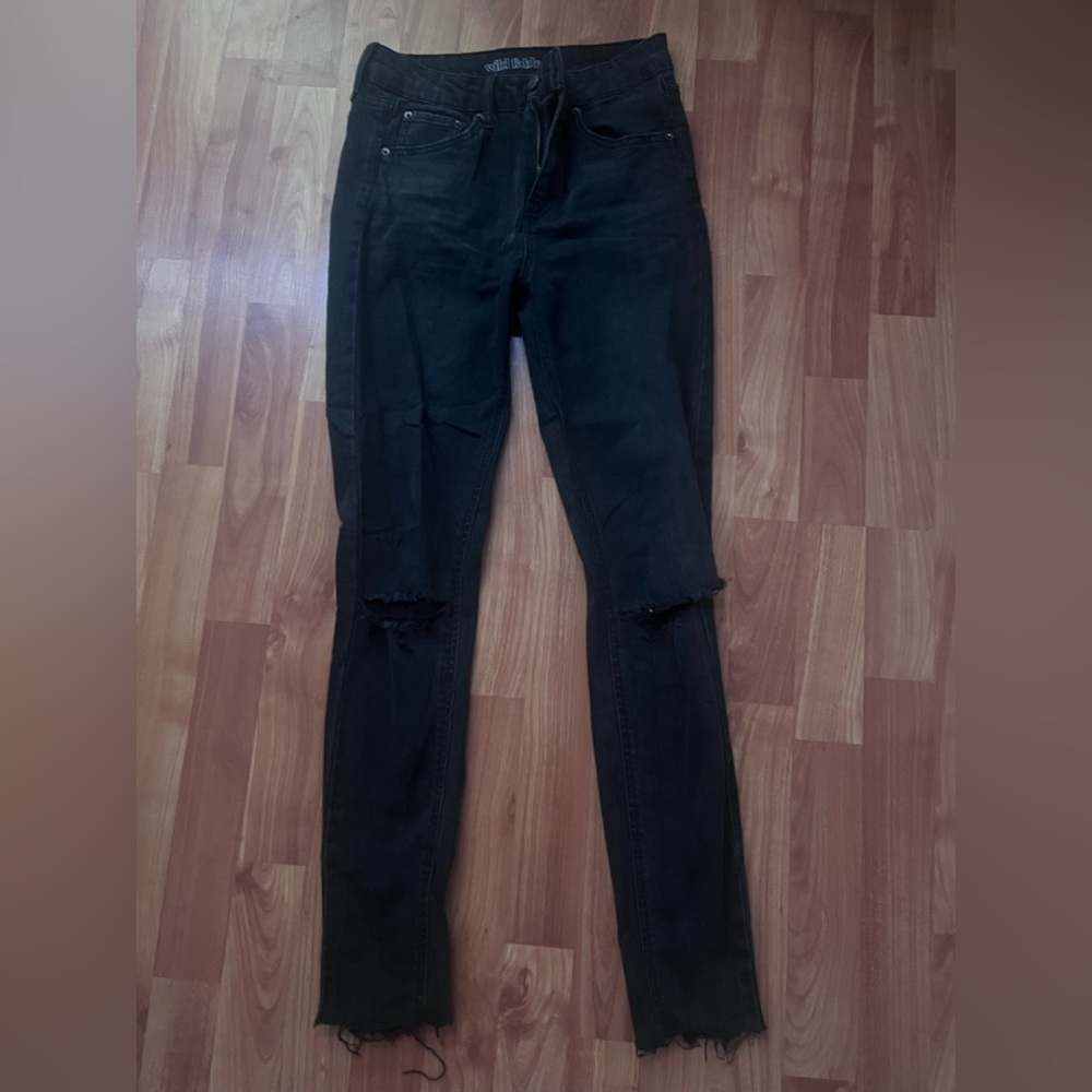 Wild Fable Black Size 2 Ripped Skinny Jeans